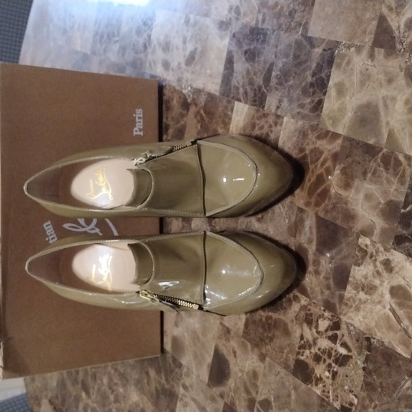 Christian Louboutin Decollete Lapono Heels - Picture 10 of 13